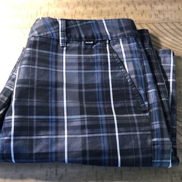 Hurley 4 pocket Shorts 🩳 in Blue and Gray Plaid. - Picture 14 of 17
